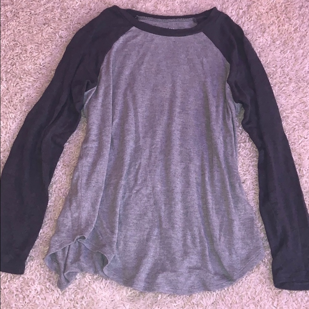 Grey long sleeve shirt